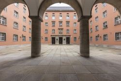 Dienstgebäude München Haupteingang Sophienstraße